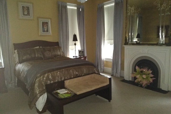 Room 16 of 32
