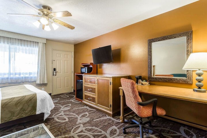 Room 13 of 24