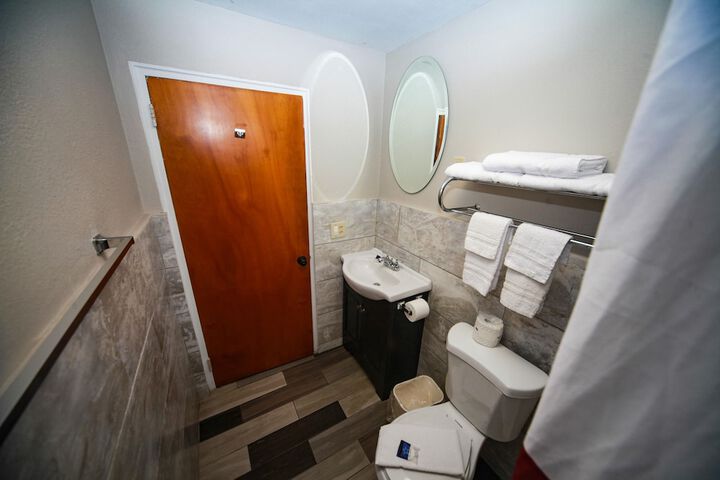 Room 28 of 28