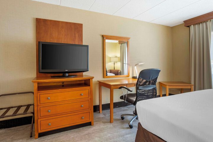 Room 16 of 35