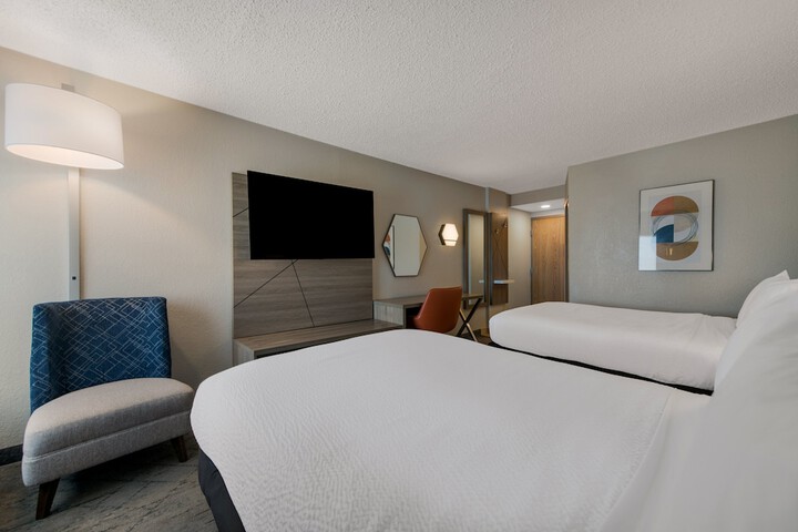 Room 32 of 51