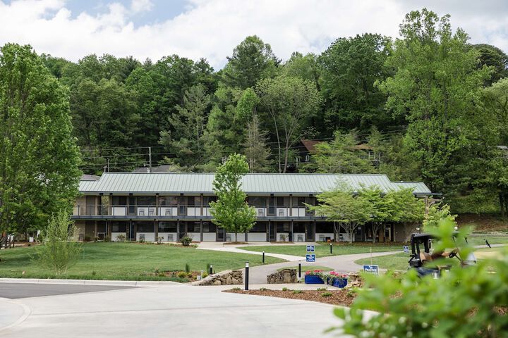 Hotel 4 of 109