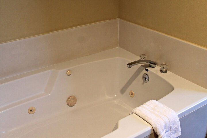 Hot Tub 28 of 29