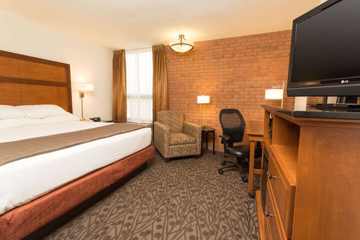 Room 10 of 31
