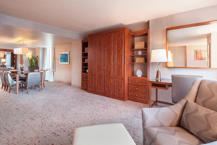 Room 27 of 65