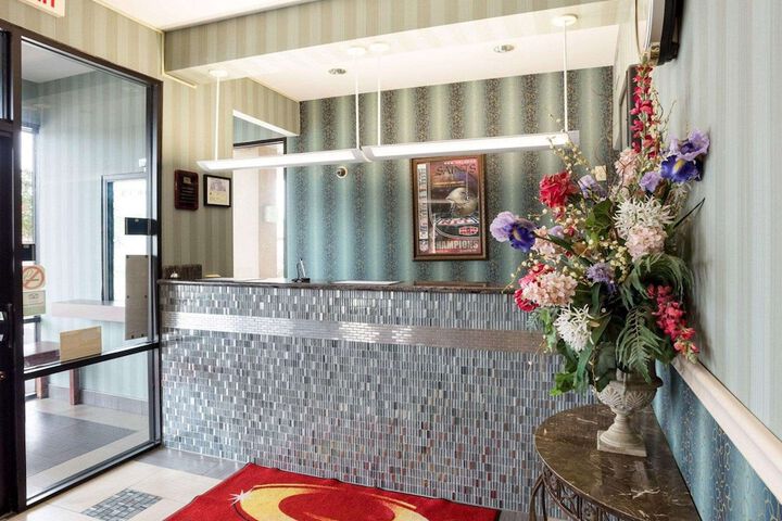 Hotel Interior 4 of 29