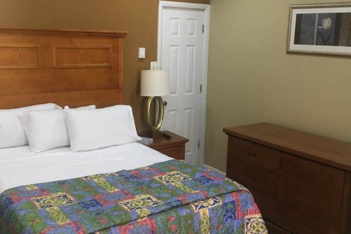 Room 8 of 19