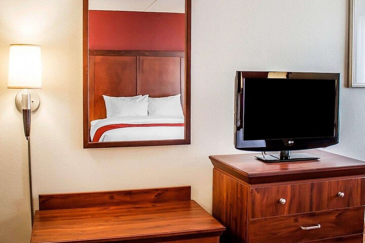 Room 34 of 63