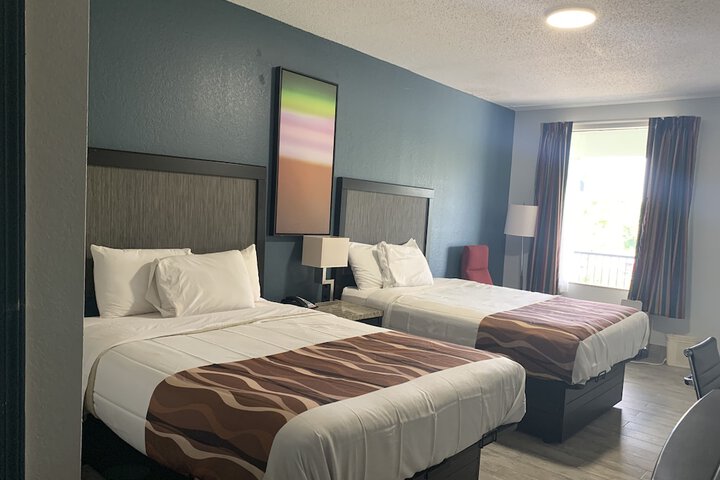 Room 28 of 44