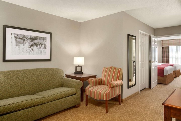 Country Inn & Suites by Radisson Louisville South, KY