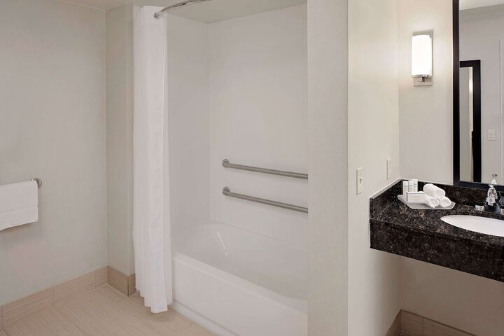 Room 18 of 32