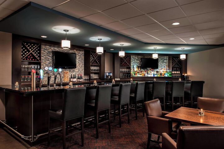 Lounge 42 of 47