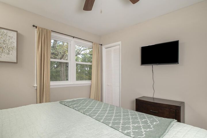 Cardinal Seas 5 Bedroom Home by RedAwning