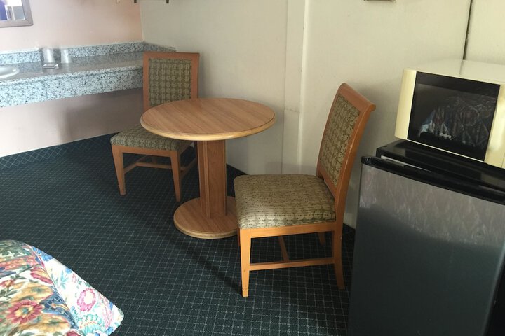 Room 50 of 80