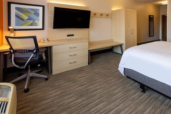 Room 17 of 42