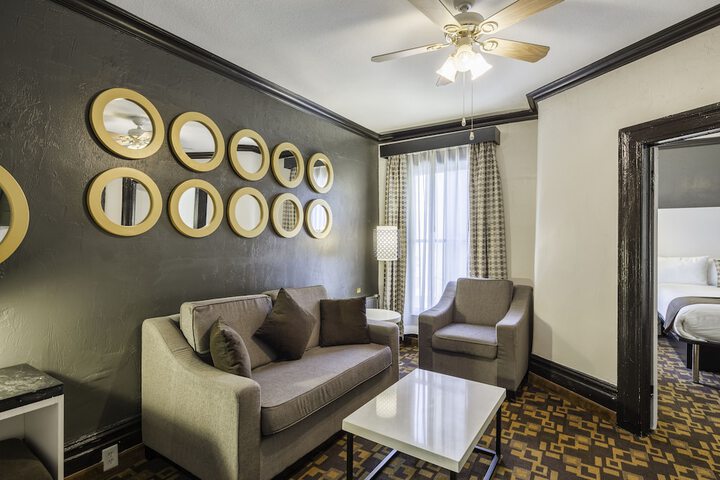 Room 14 of 42