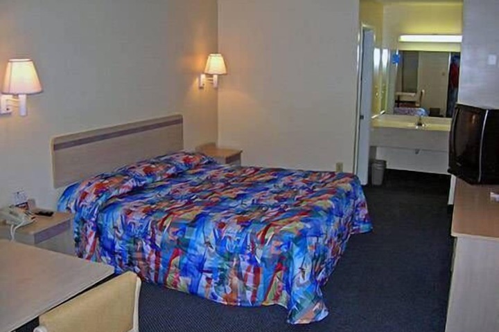 Room 34 of 37