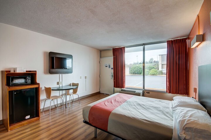 Room 21 of 29