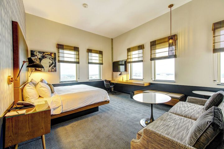 Room 21 of 42