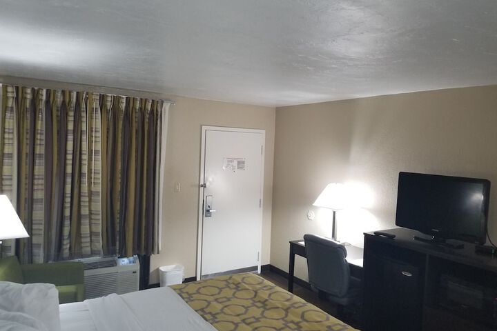 Baymont by Wyndham Lake City I-75