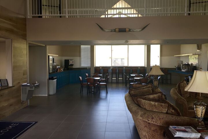 Hotel 6 of 34