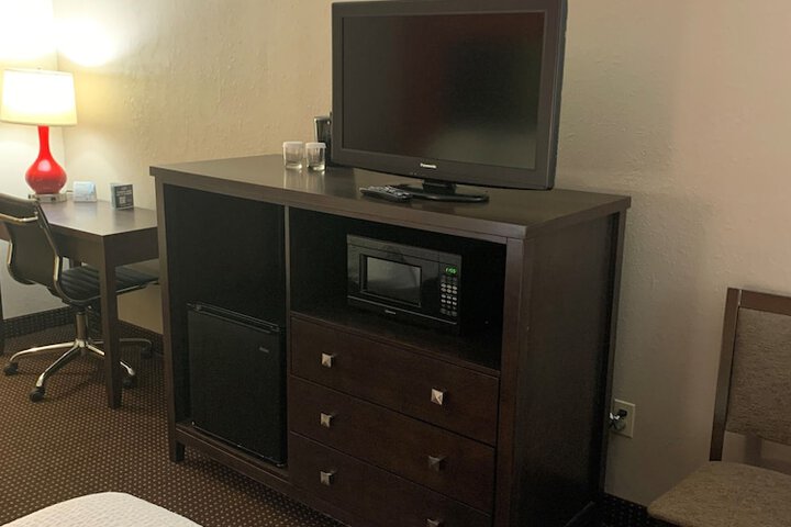 Room 6 of 37