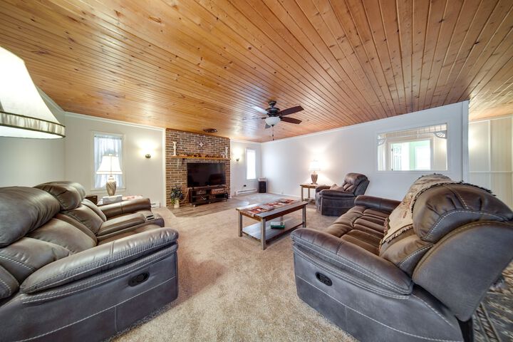 North Jackson Vacation Rental w / Wraparound Deck!