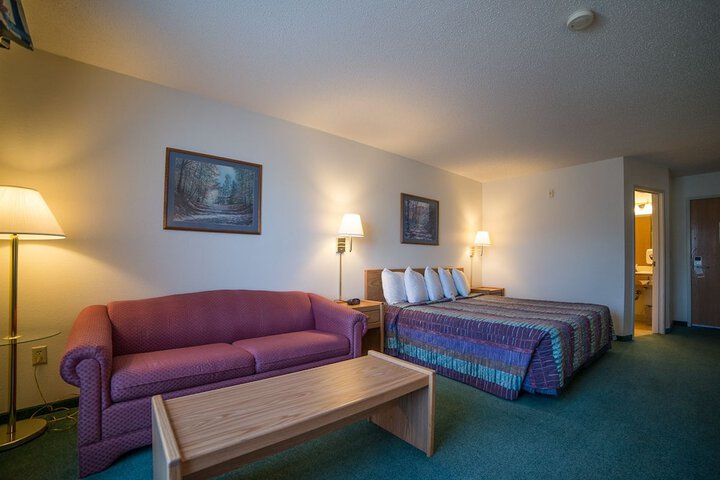 Room 25 of 37