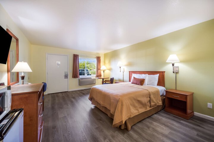 Room 16 of 30