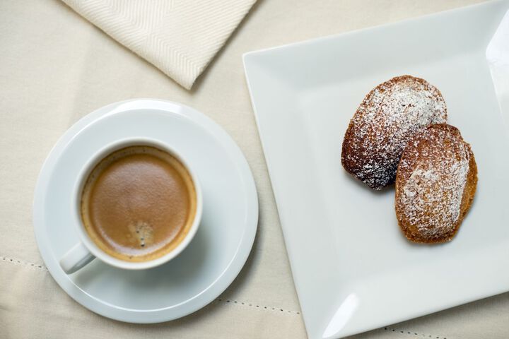 Breakfast/Coffee Service 112 of 142