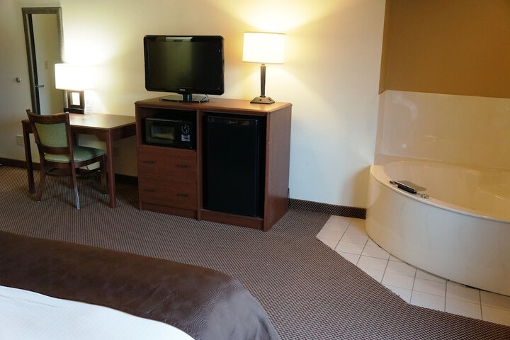 AmericInn by Wyndham Two Harbors Near Lake Superior