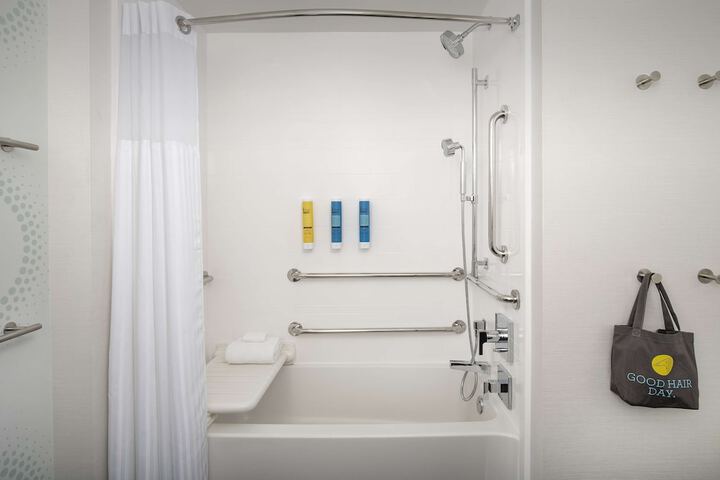 Room 16 of 27