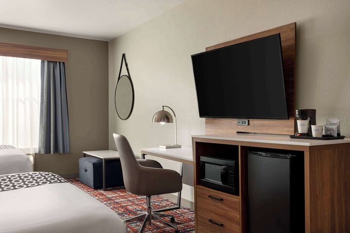 Room 33 of 45