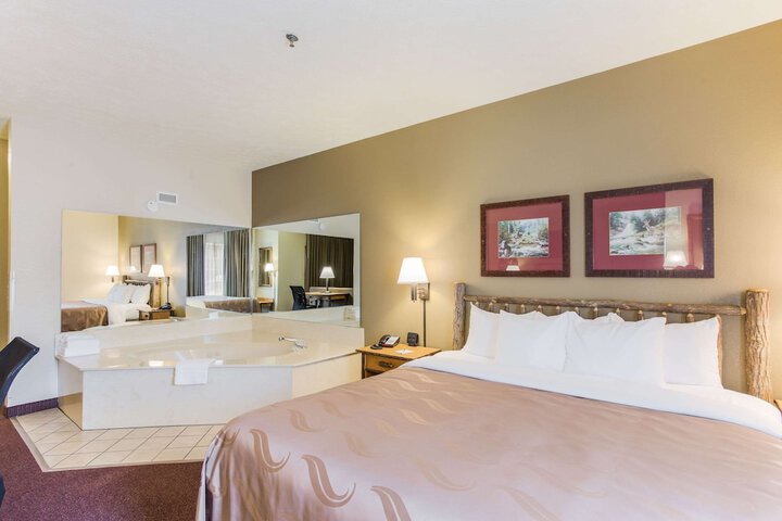 Room 16 of 31
