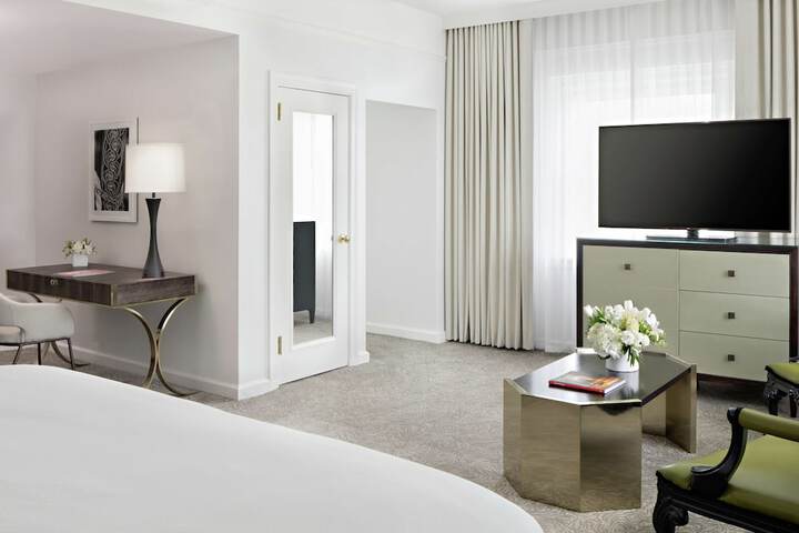 Amway Grand Plaza Curio Collection by Hilton