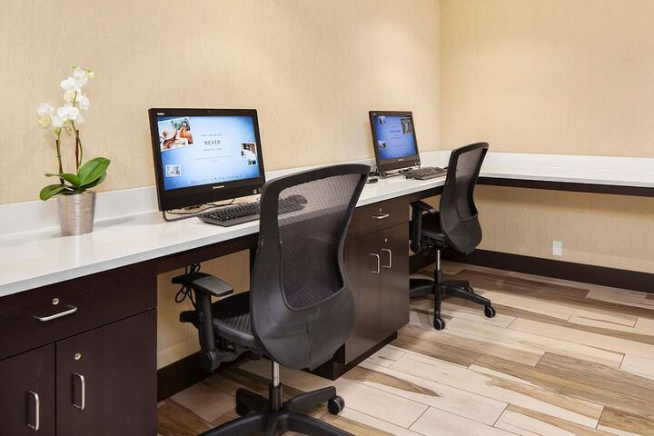 Hampton Inn & Suites Seattle-North / Lynnwood