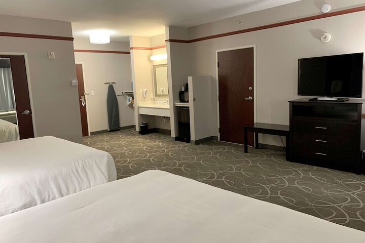 Room 18 of 25
