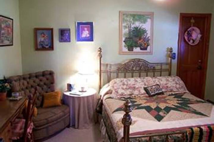 AppleLodge Bed and Breakfast