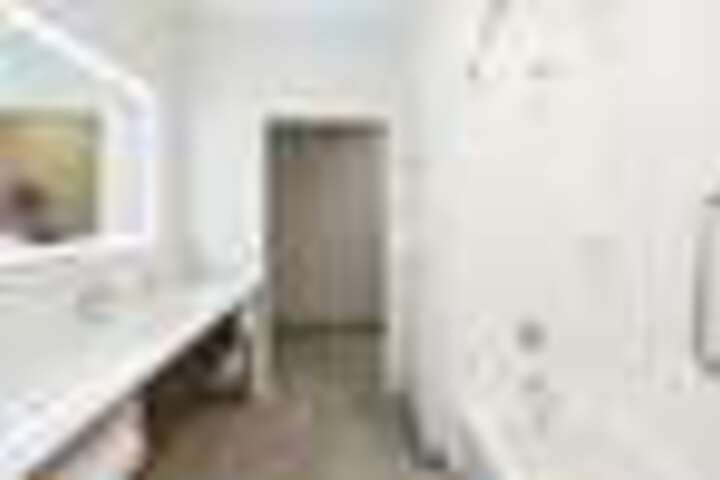 Room 142 of 200