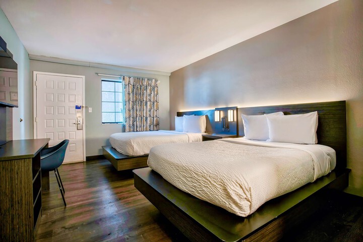 Room 34 of 64