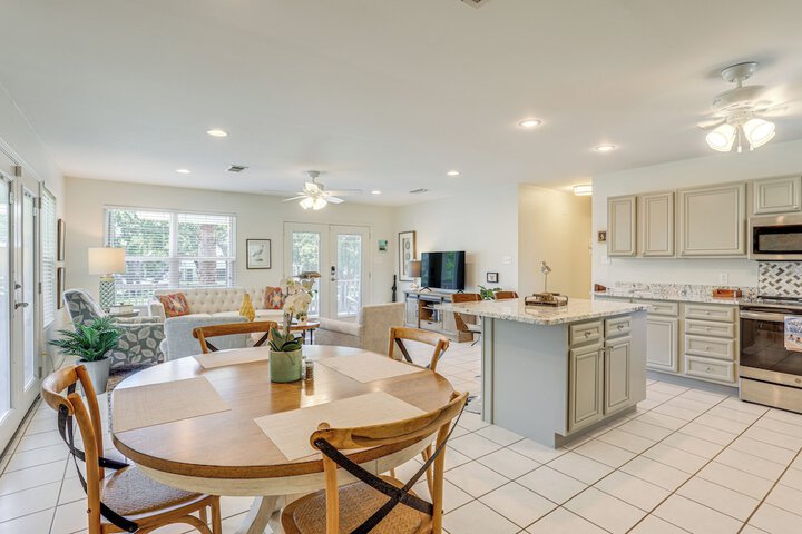 the Palm Bay St. Louis Home - Walk to Beach!