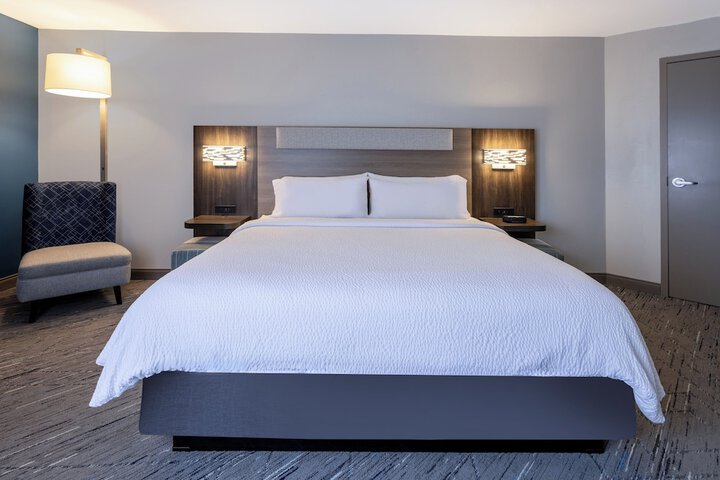 Holiday Inn Express & Suites Flowood by IHG