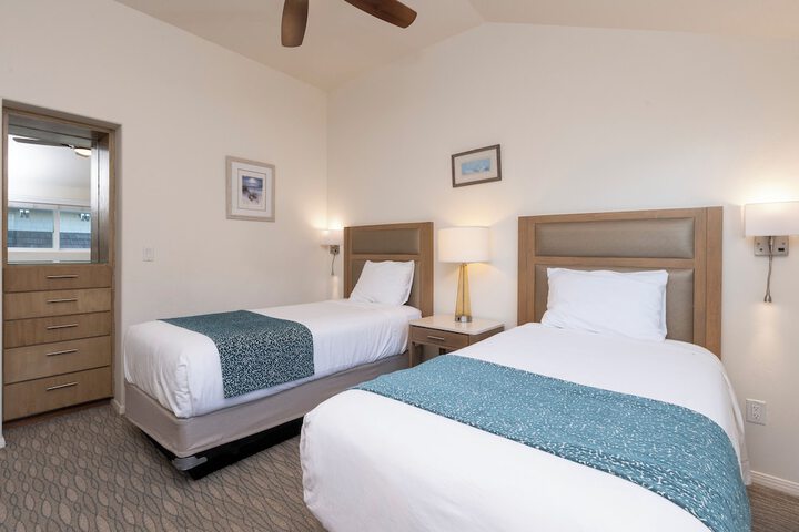 Wave Crest Resort