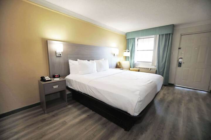 Room 15 of 48