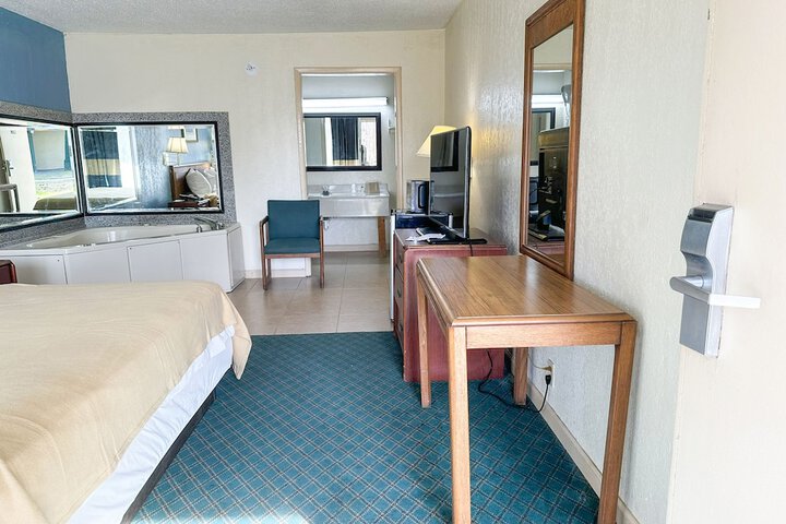 Room 47 of 95