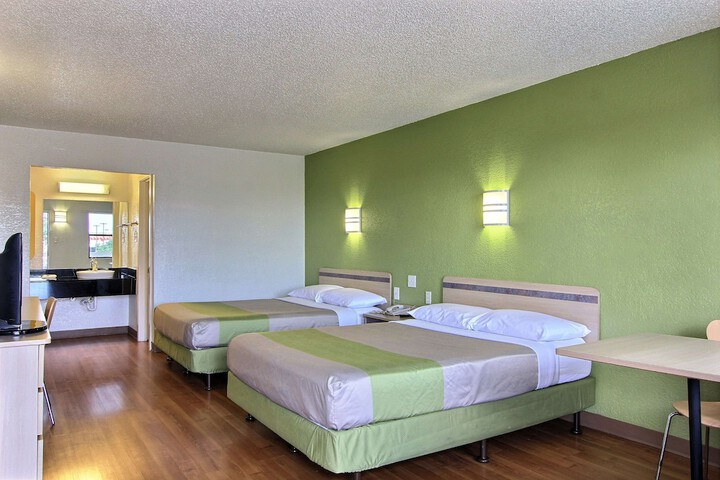 Room 18 of 40