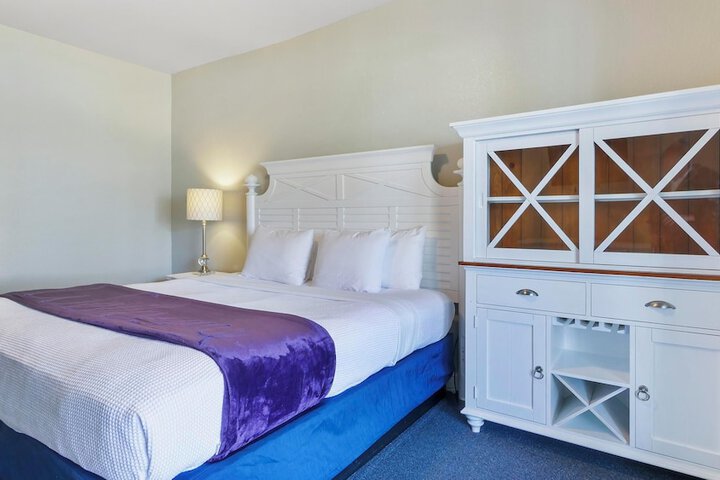 Crystal Bay Historic Hotel