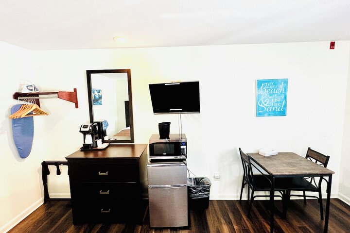Room 28 of 39