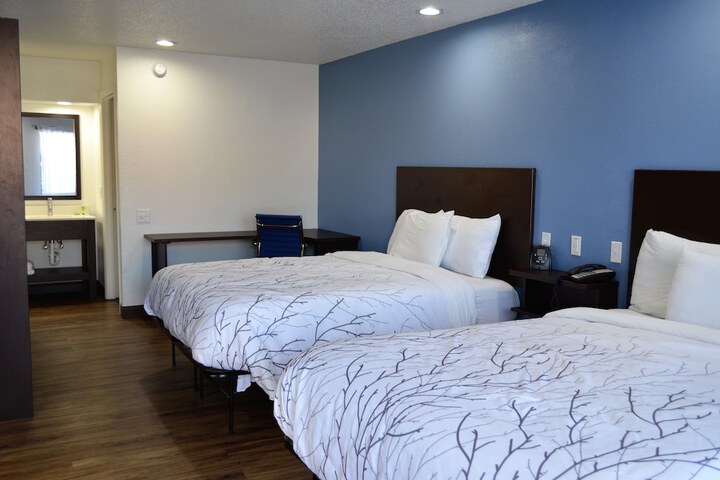 Room 18 of 25