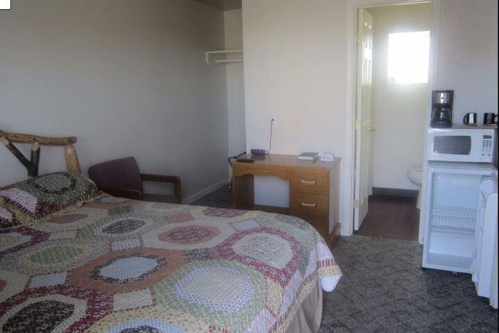 Room 6 of 7